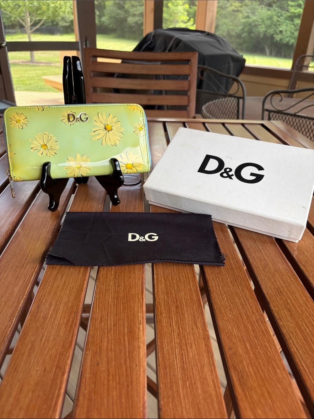 D&G Green and Yellow Daisy Zip Wallet